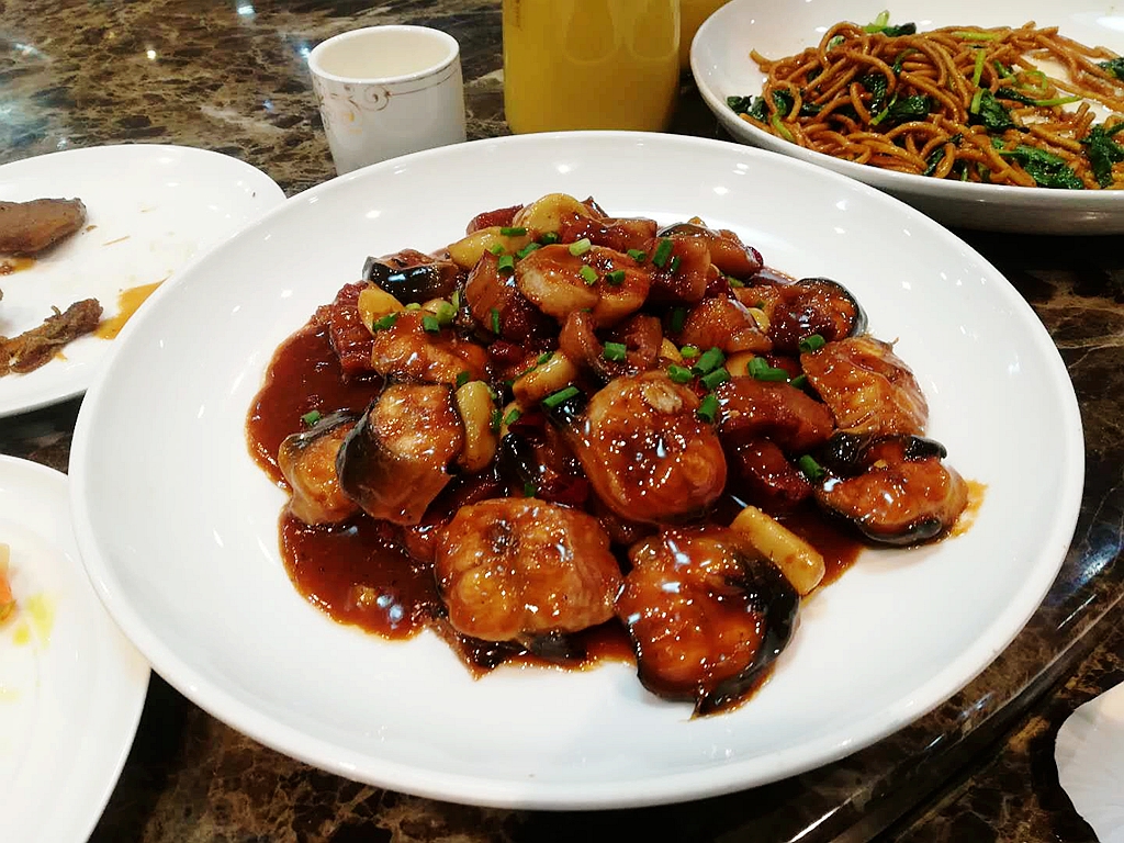 朋友生日请吃饭还得大家平摊买单,朋友生日请吃宴席