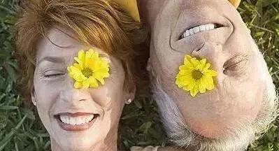 用激光治疗后发性白内障更模糊,患白内障造成看事物模糊