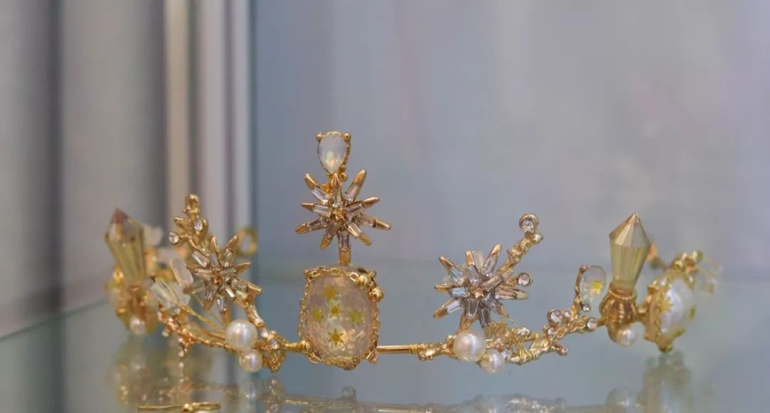 圆每个妹剂C的公主梦，这家店现在婚纱免费试，饮品+蛋糕请你食