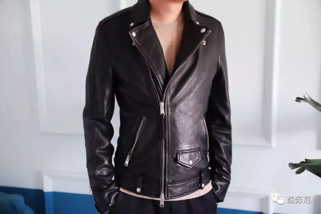 姊呮牴鍐绌挎惌,姊呮牴绂忓厠鏂悓娆剧毊澶瑰厠