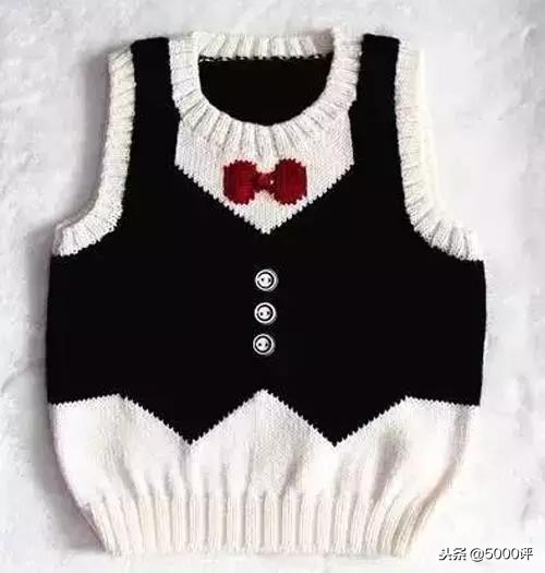 想给宝宝做马甲,给宝宝织一个背心