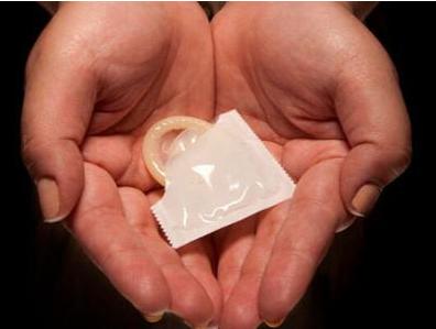 艾滋病毒在水产上存活,河里游泳会感染艾滋病吗