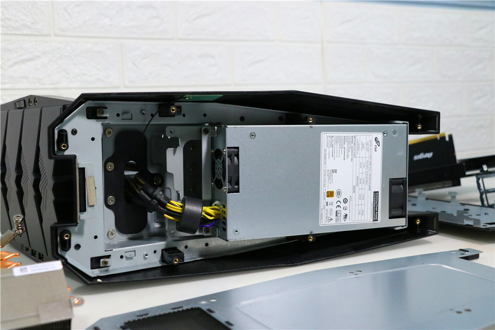 全套定制，吃鸡办公无所不能，微星宙斯盾3深度体验