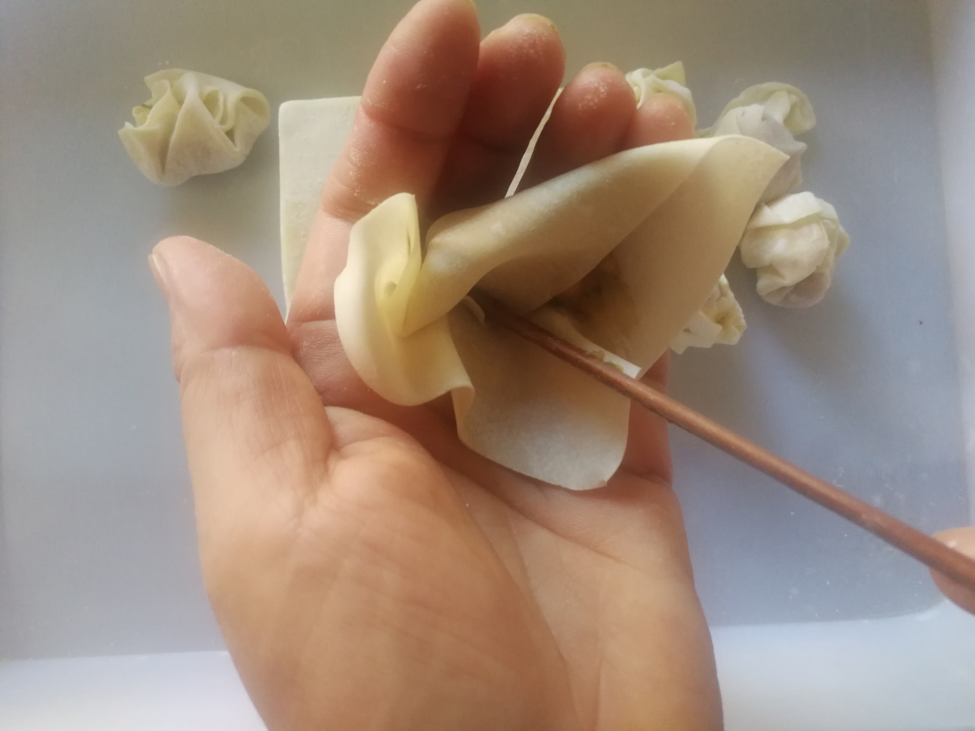 小馄饨怎么不散,包小馄饨的方法简单又好看