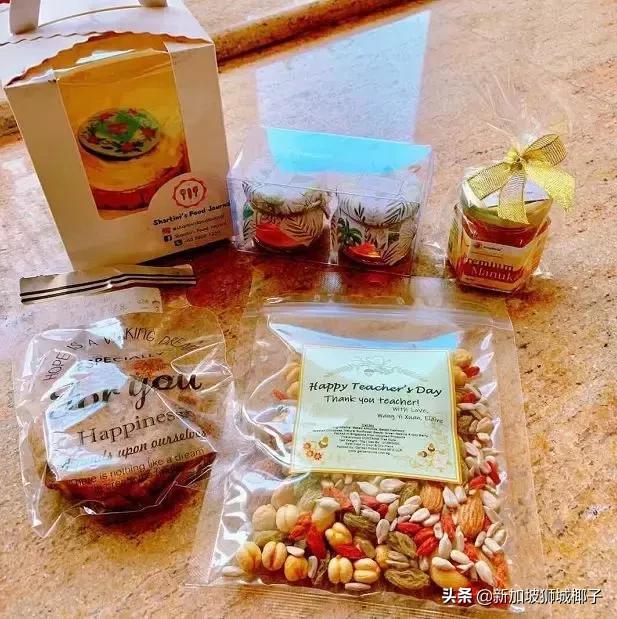 今天，看到新加坡老师收的礼物，家长集体沉默了...