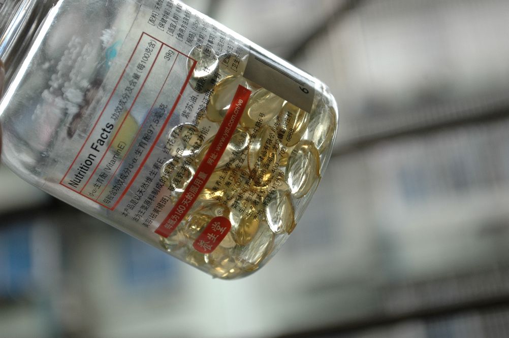 尼康d700怎么拍视频教程,尼康d700带手柄效果如何