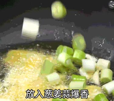 用最简单的食材做出美味的小龙虾,小龙虾怎么做才好吃家庭版的
