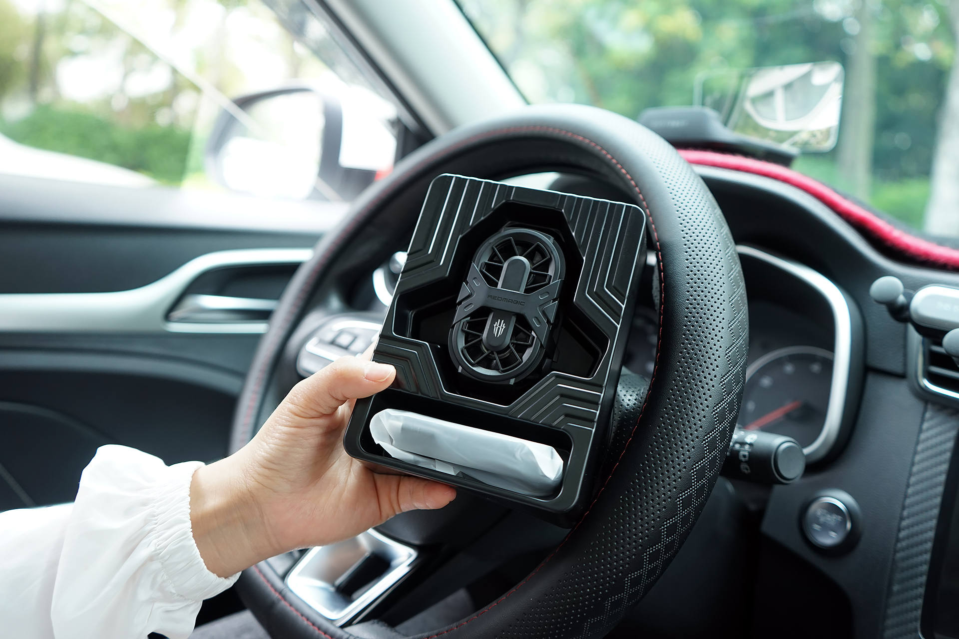 红魔双液冷散热,红魔散热背夹双核通用版测评