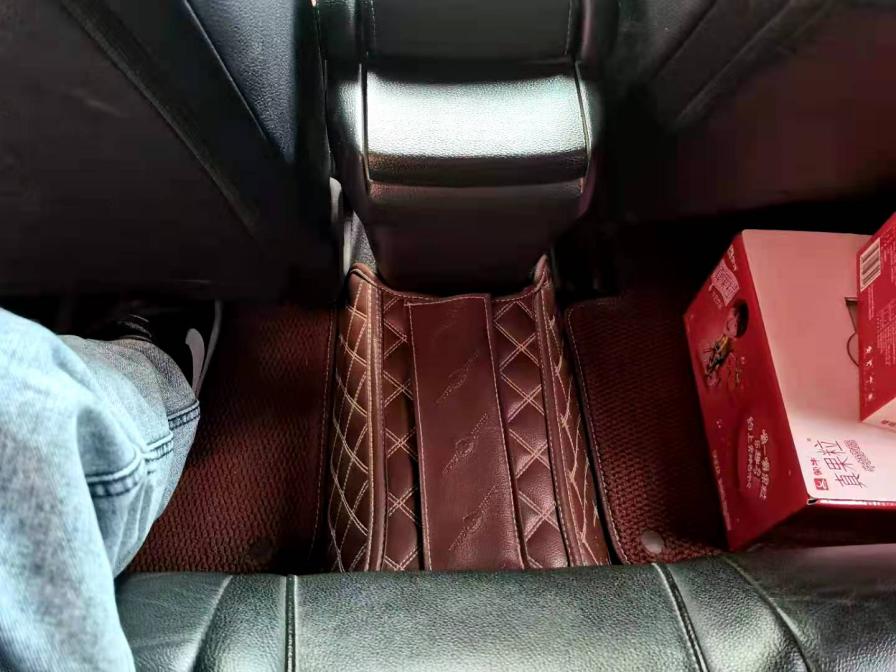 思域十代两厢与三厢的区别,十代两厢思域好还是三厢好