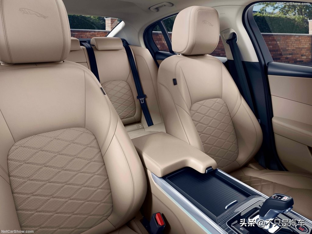 捷豹xel最新测评,捷豹xel汽车最新测评