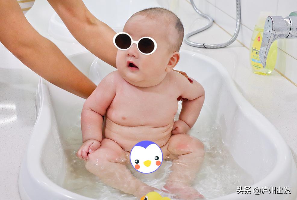 泸州亲子训练营,无边泳池亲子游泳