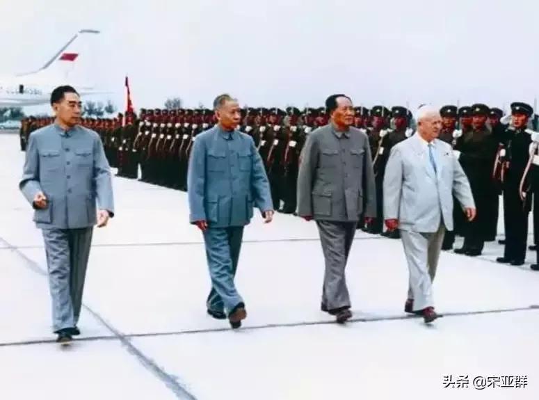 和易中天齐名教授有哪个,易中天先生说三种人值得深交