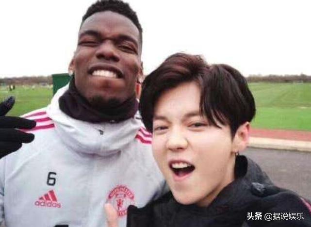 鹿晗喜欢篮球球星,鹿晗感慨与曼联的19年青春