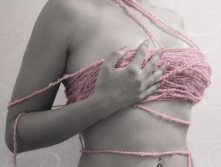 乱补雌激素引发乳腺癌,补雌激素能导致乳腺癌吗