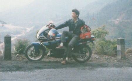 农村穷小子靠努力混成公司老板,穷小子靠炒股逆袭