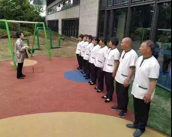 这家笨拙的开发商，名字里包含了所有中国人的希望