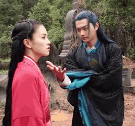 他俩到底分没分？甜蜜恋爱时怎么也没想到现在会撕成这样吧