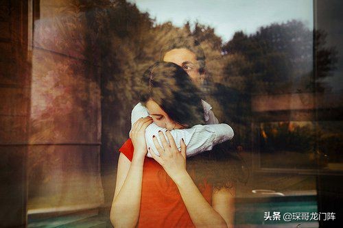 发现对方不爱自己主动提分手,女生明明不爱了为什么不提分手