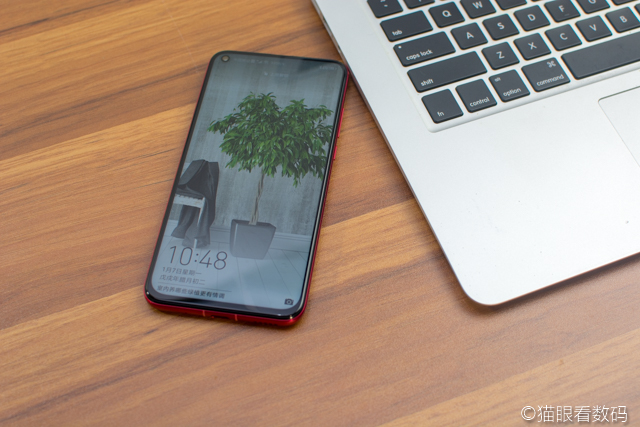 荣耀v20真香机,荣耀v20在今天是否值得购买