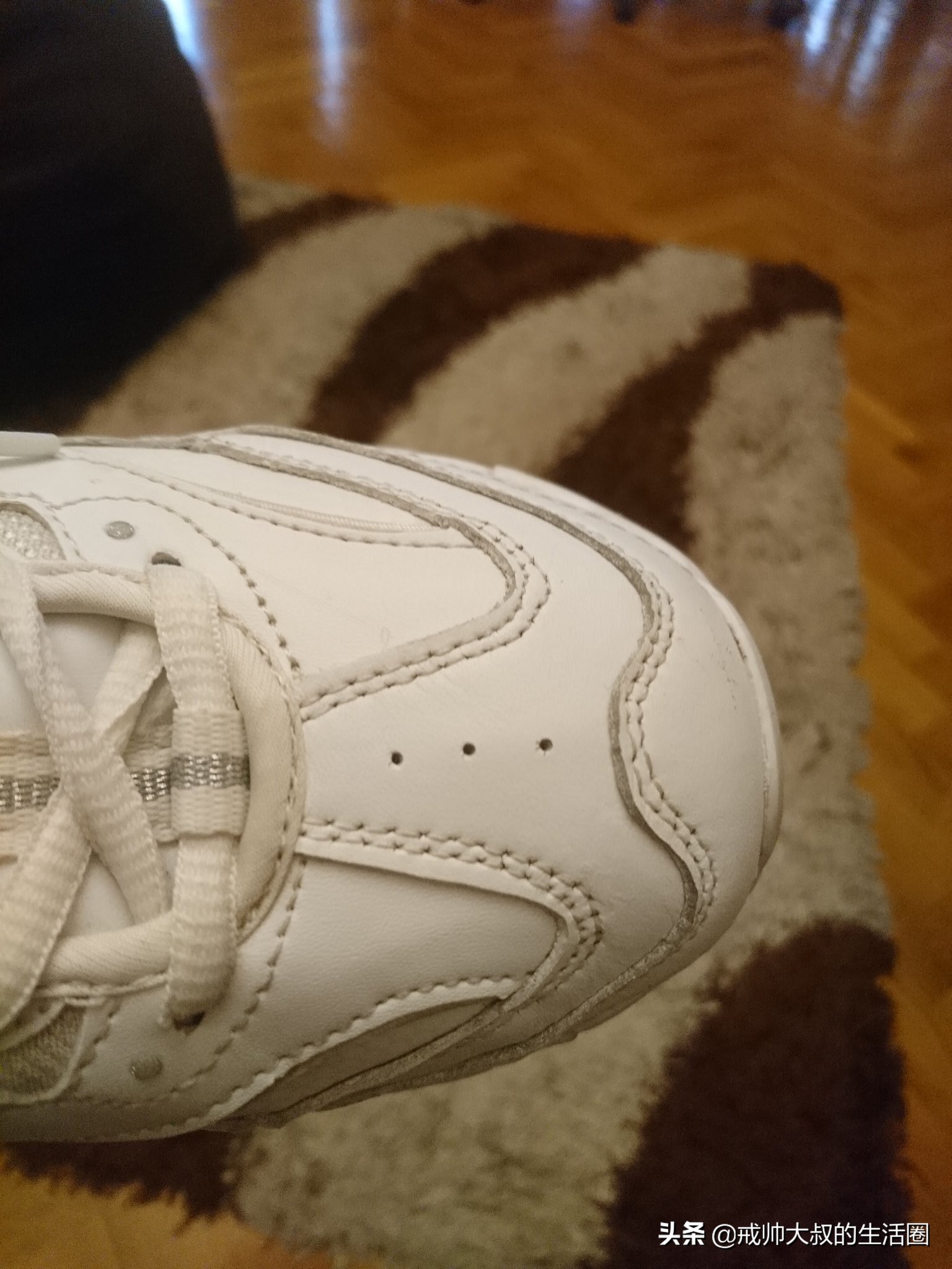 怎么能消除鞋子上的折痕,新鞋鞋面褶皱折痕正常吗