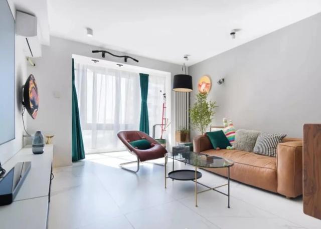 老婆把主卧阳台“内扩”1m宽！挤出阳光衣帽间，全屋太温馨！干货