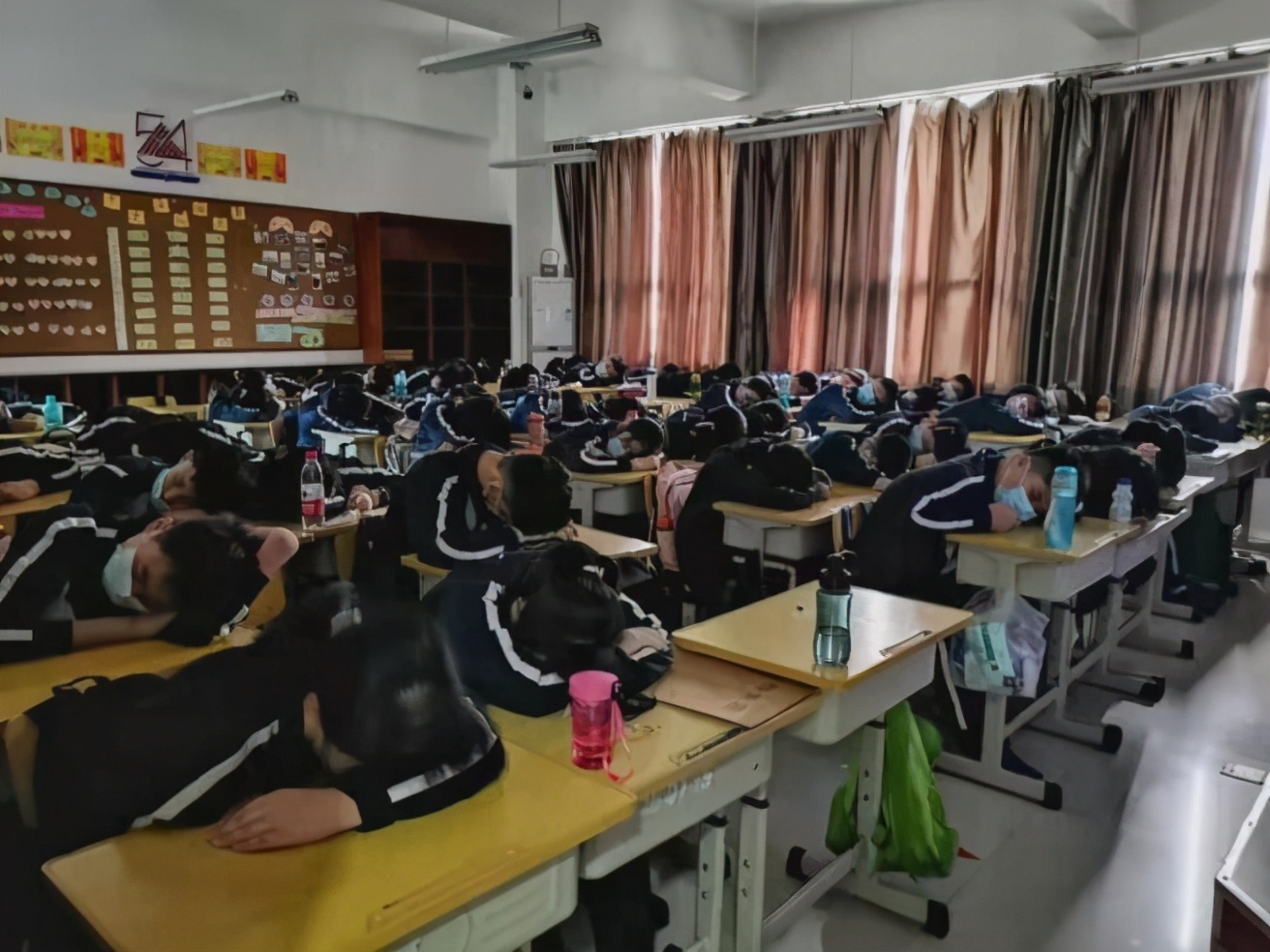 高考学生喝什么助睡眠,临近高考睡不着吃什么药