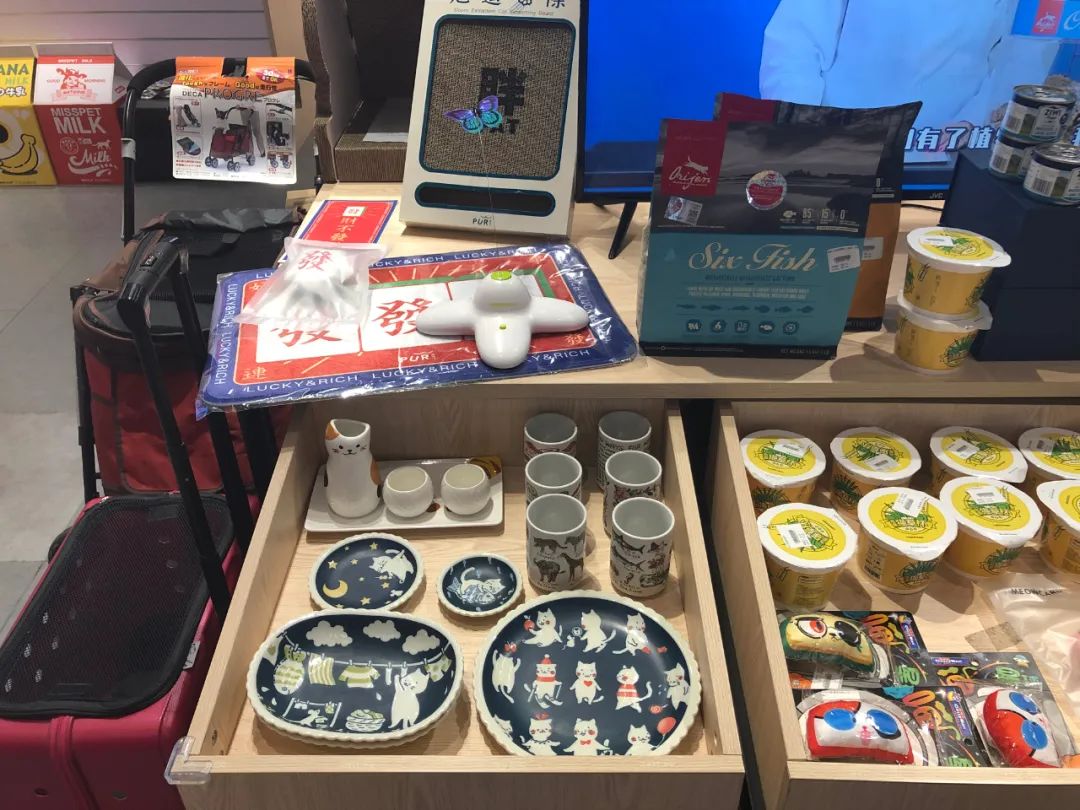 靠十平米小店铺月挣10万,10平米店做什么可以月入过万