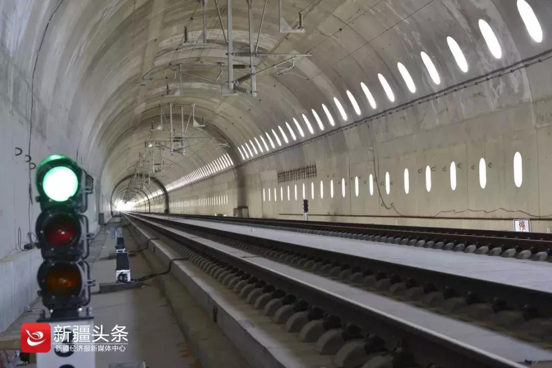 荣耀六十年,伊犁荣耀60年