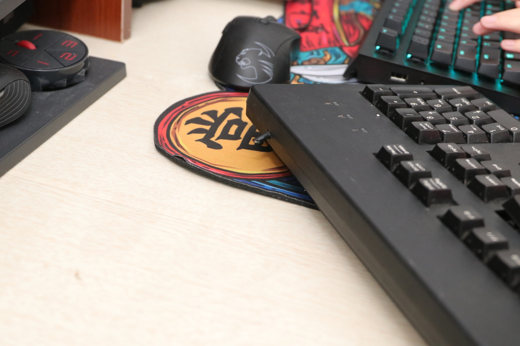 200元内性价比最高的机械黑轴键盘,不超过百元的红轴键盘