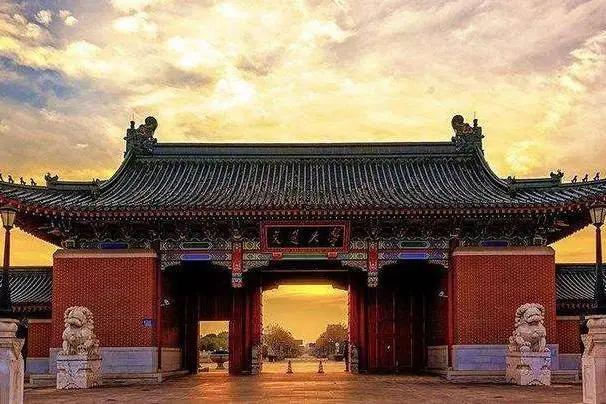 上海交通大学——备受学子推崇的顶级大学，毕业生薪酬令人羡慕