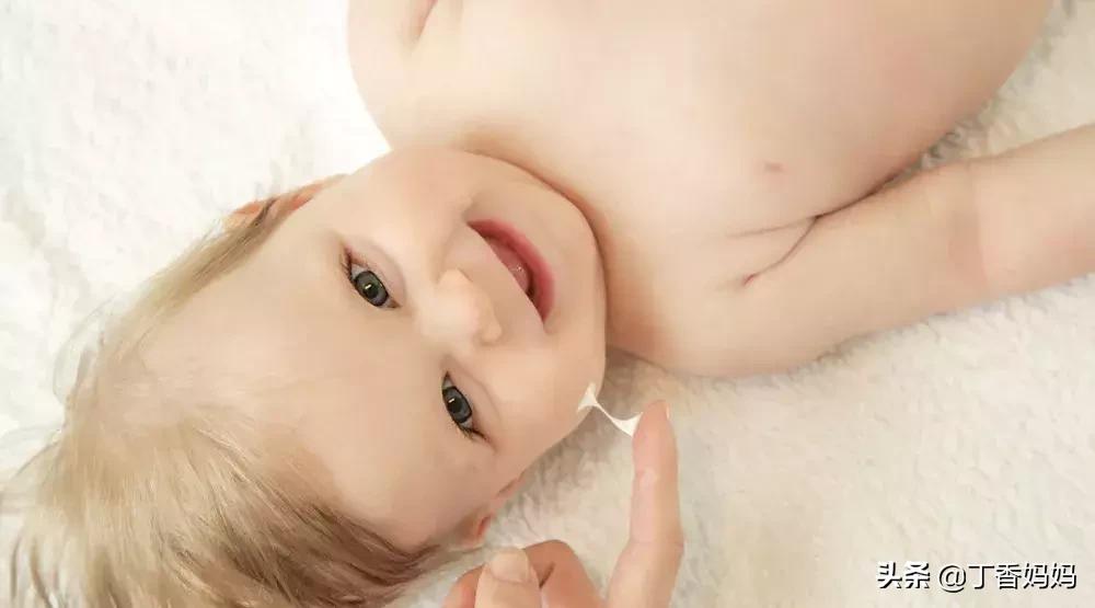 换季了提前给宝宝做好预防,换季的时候要小心什么