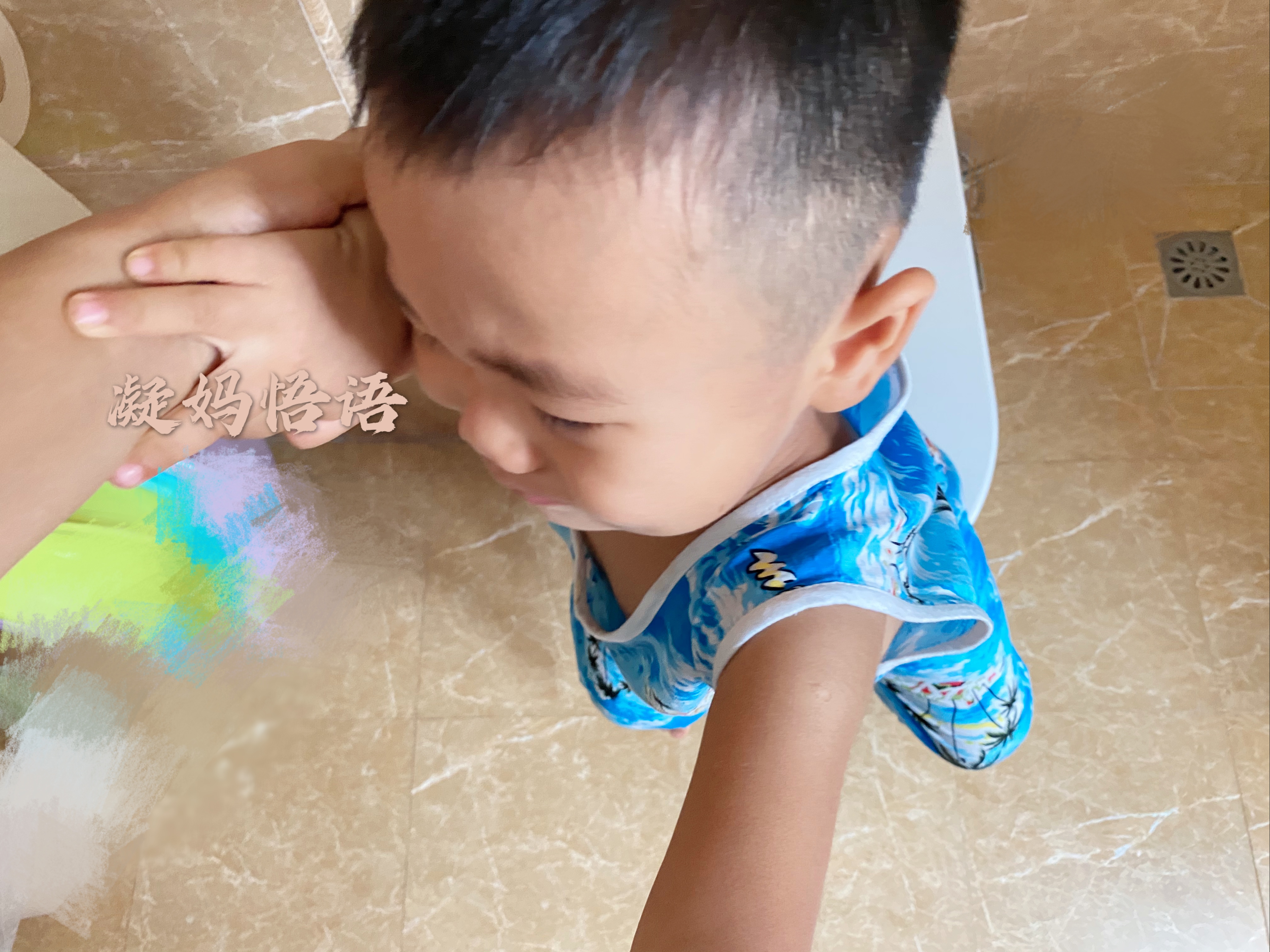 三岁的孩子不愿意在马桶拉便便,孩子8岁死活不在马桶上大便