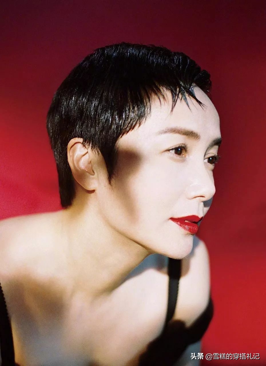 适合发量少的45岁的短发,长卷发和短发哪个更减龄