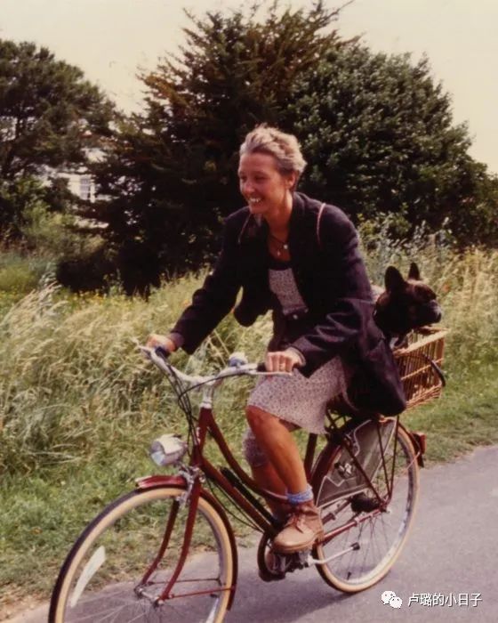 法国女性必买的衣服,真正时髦的巴黎女人到底在穿什么