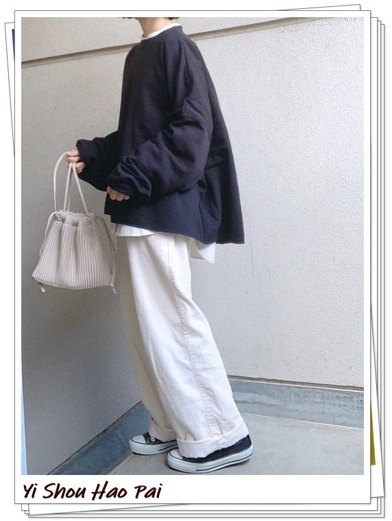 灯芯绒裤子颜色搭配,棕色灯芯绒裤子秋冬搭配