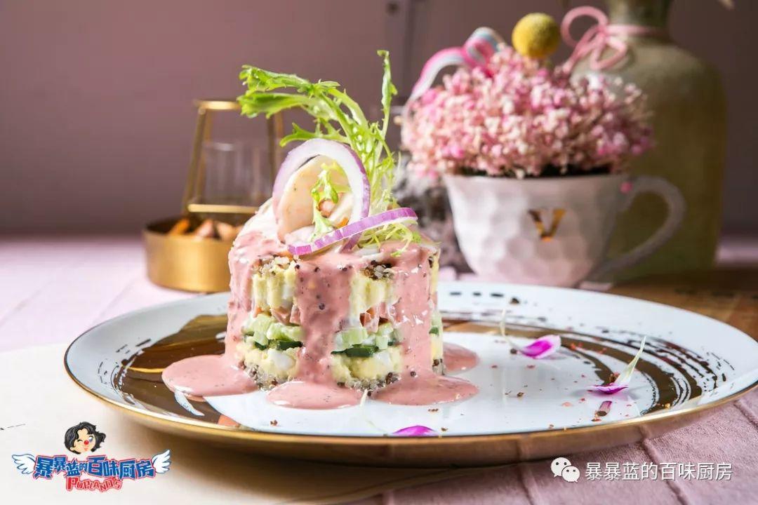 来这家店你真没办法好好吃饭，每道菜都堪比艺术品，好吃到光盘