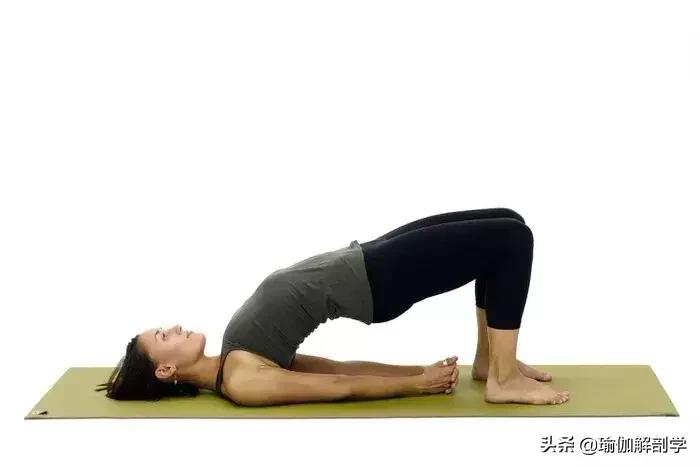 一套动作改善含胸驼背练出好身材,三步改善体态气质拒绝含胸驼背