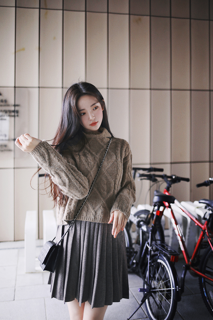 大衣内搭羊毛半高领针织衫,羊绒大衣内搭中长款针织衫