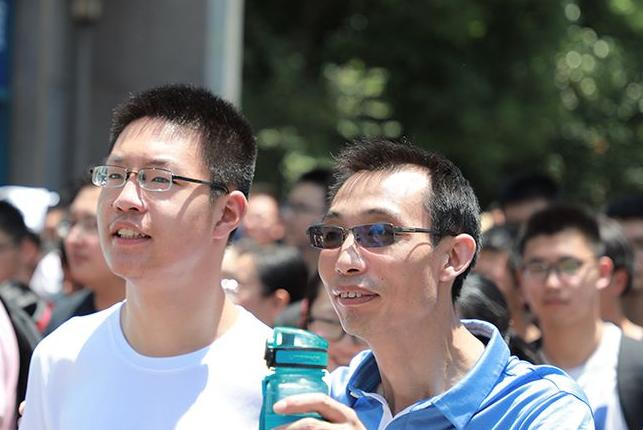 上海专科院校排名及录取分数线,上海最值得上的大专学校