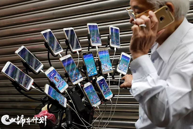 老年玩家玩游戏,老年人玩谁是卧底游戏