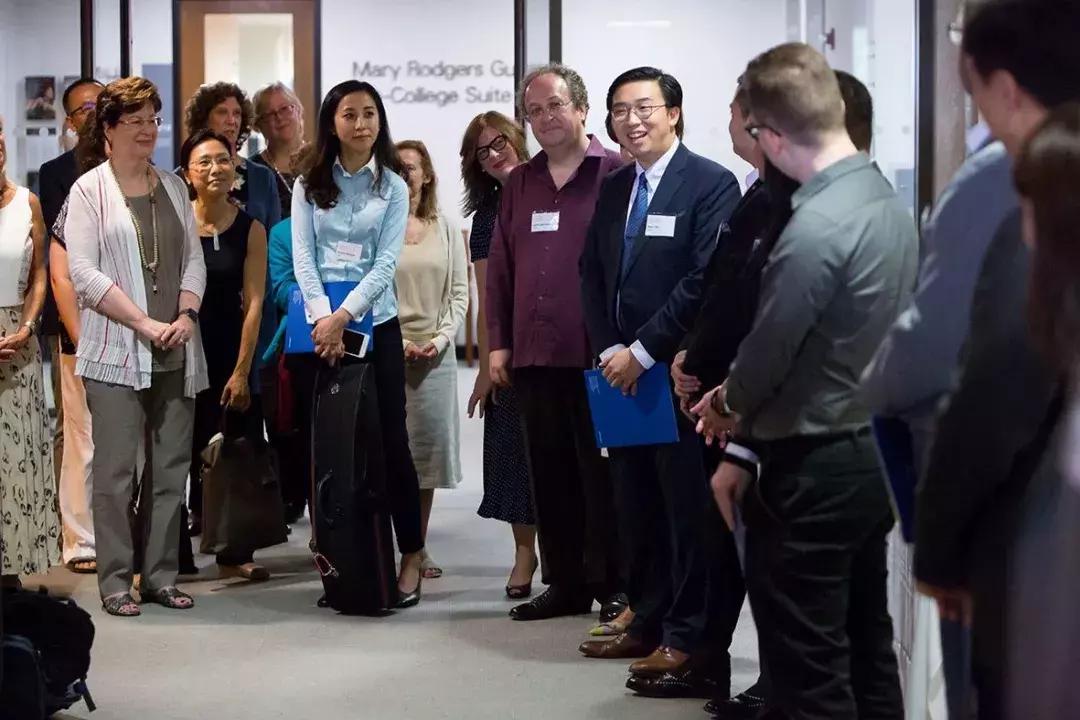 住在滨海的人有哪些,住海边的人怎么样了