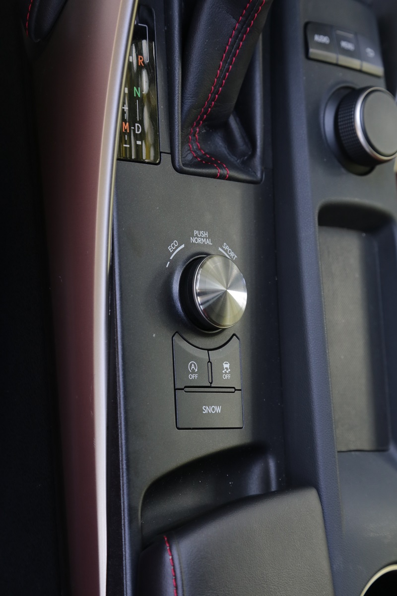 雷克萨斯IS300体验报告：我没法再做一个“肉人”