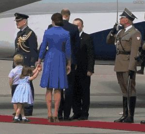 年龄相差89岁，英国王室最强“带货”组合