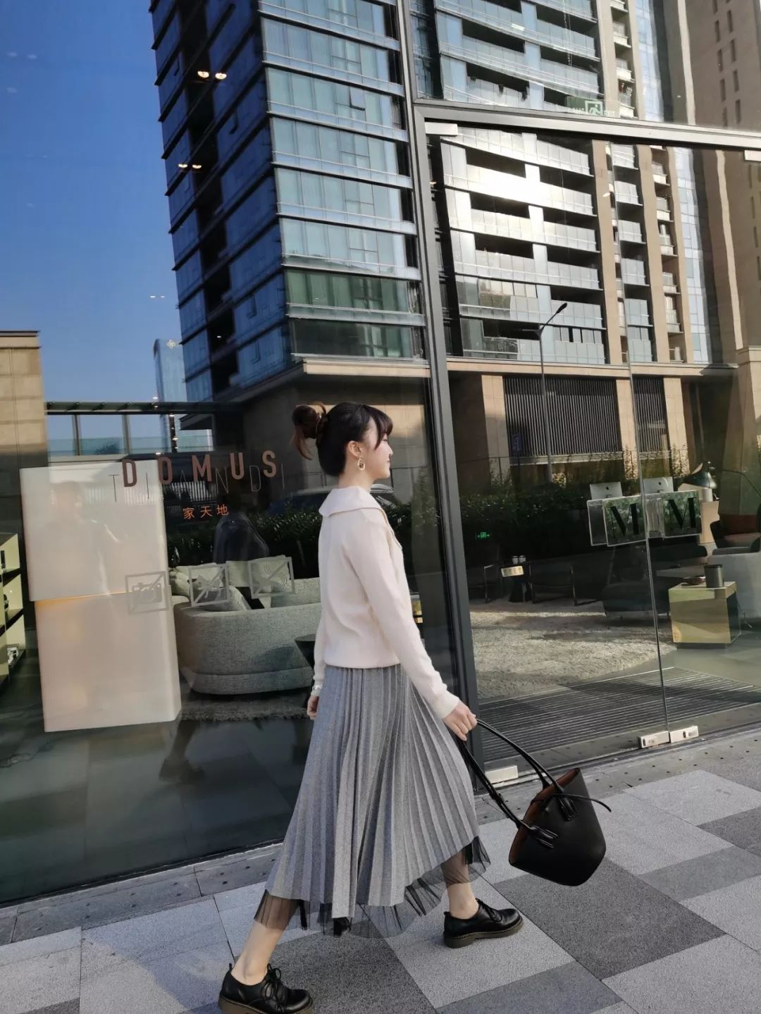 冬天气质淑女型穿搭,穿清冷慵懒风衣服