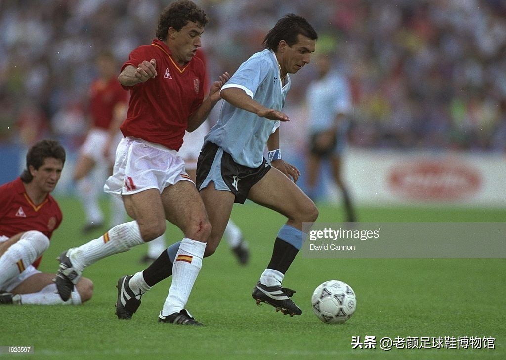 苏牙为什么没上乌拉圭大名单,卡瓦尼上海申花