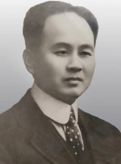 毛*东泽**上学时被校长记大过，建国后却给了他50万，其中有何缘由？