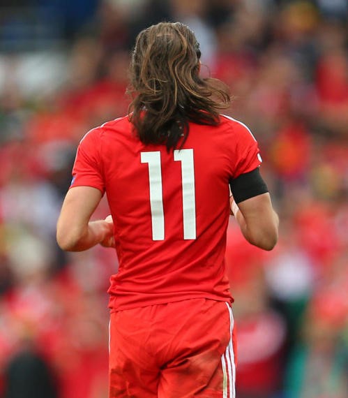 贝尔为什么扎头发,贝尔头发越来越长