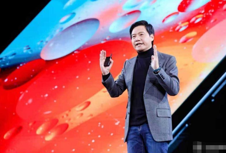 库克和雷军看手机,库克雷军担心的事