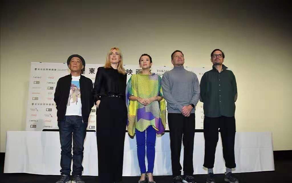 40岁章子怡戛纳太自信,41岁章子怡二胎后更自信