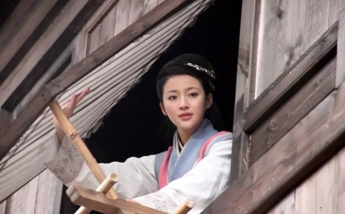 如果有女人撩你的话该怎么办,男人不要整天想撩到别人家的女人